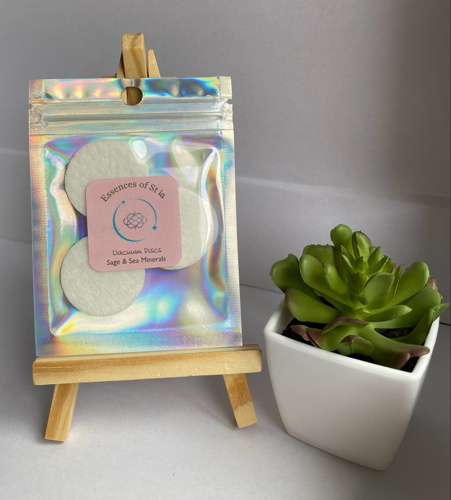 Sage and Sea Minerals Vacuum Discs - Fresh, aquatic bath and body inspired scent for vegan, cruelty free, eco-luxury home fragrance. Highly Scented and long lasting.